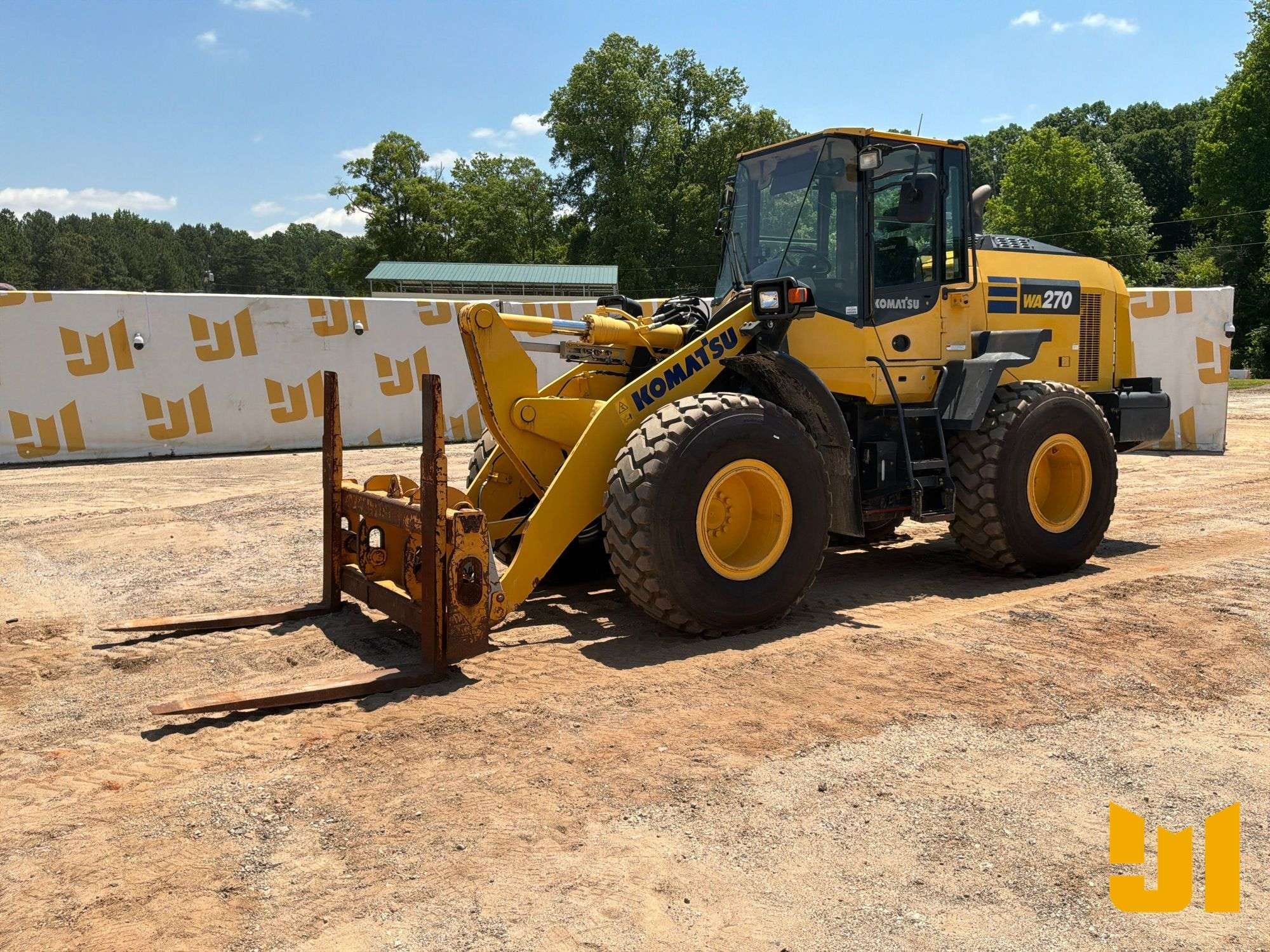 2020 Komatsu WA270-8 Equipment Image0
