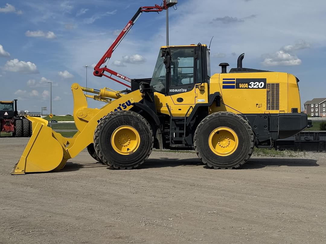 Image of Komatsu WA320-8 Primary image