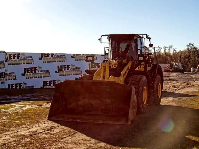 Image of Komatsu WA380-8 equipment image 1