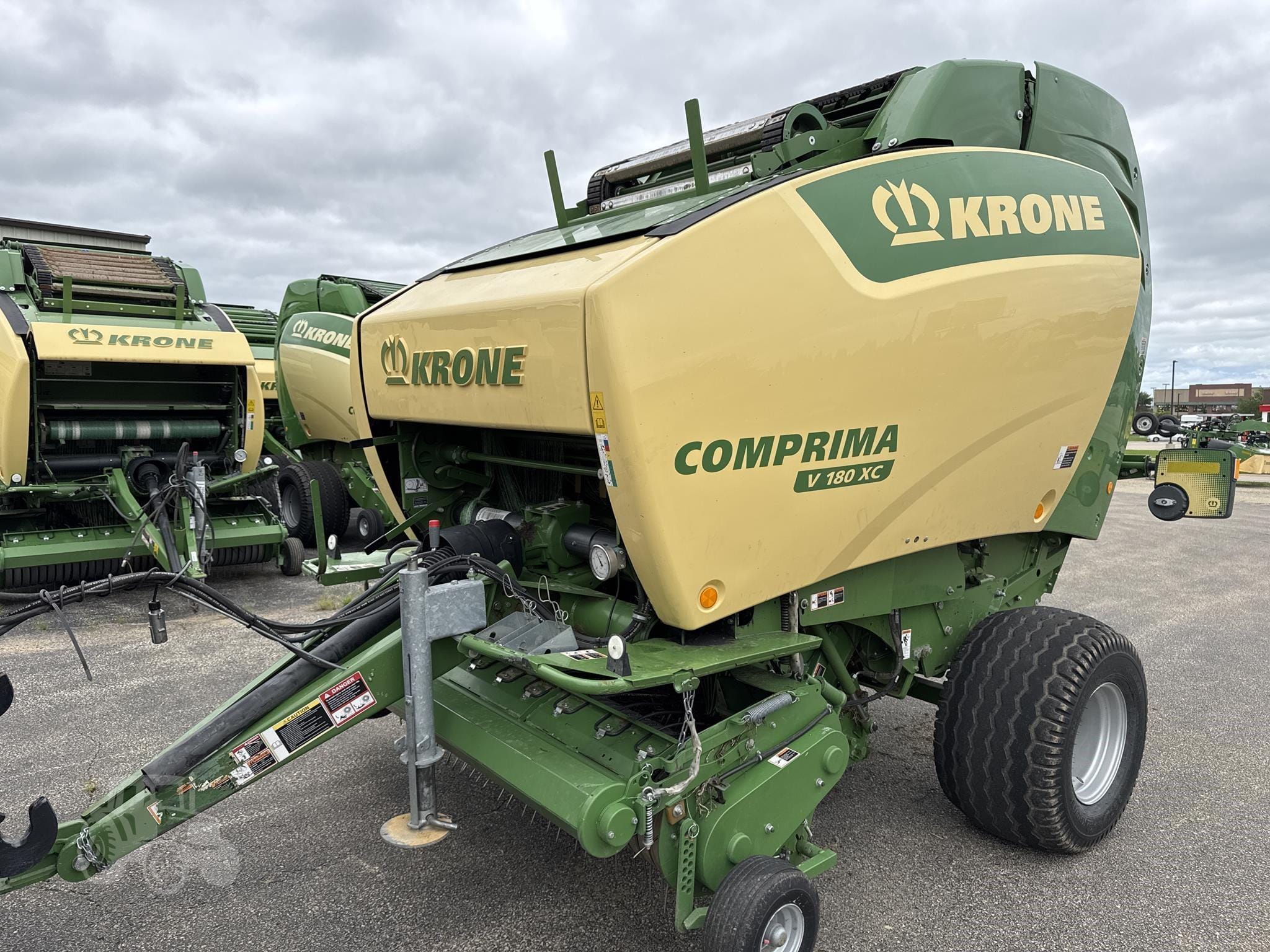 2020 Krone Comprima V180XC Equipment Image0