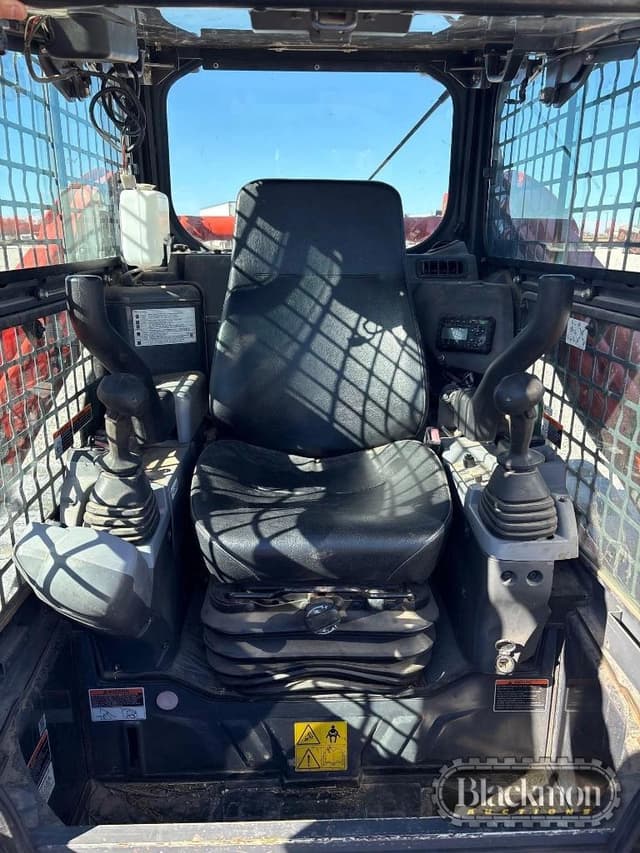 Image of Kubota SVL75-2 equipment image 4