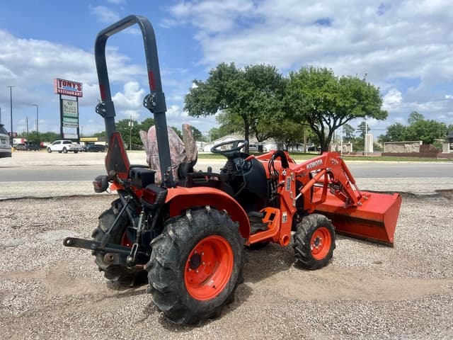 Image of Kubota B2601HSD equipment image 3