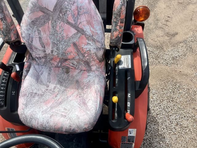 Image of Kubota B2601HSD equipment image 3