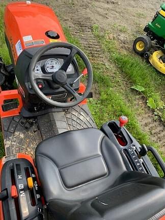 Image of Kubota B2401 equipment image 4