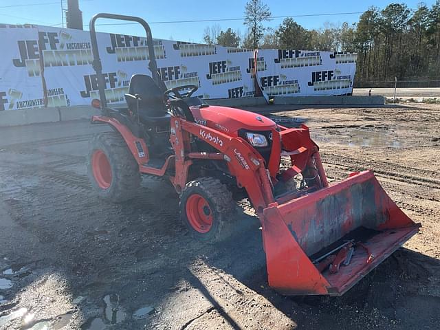 Image of Kubota B2601 equipment image 2