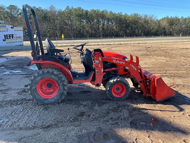 Image of Kubota B2601 equipment image 3