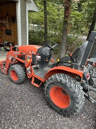 Image of Kubota B2601 equipment image 4