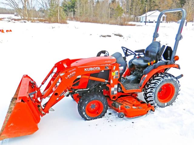 Image of Kubota B2601HSD equipment image 4