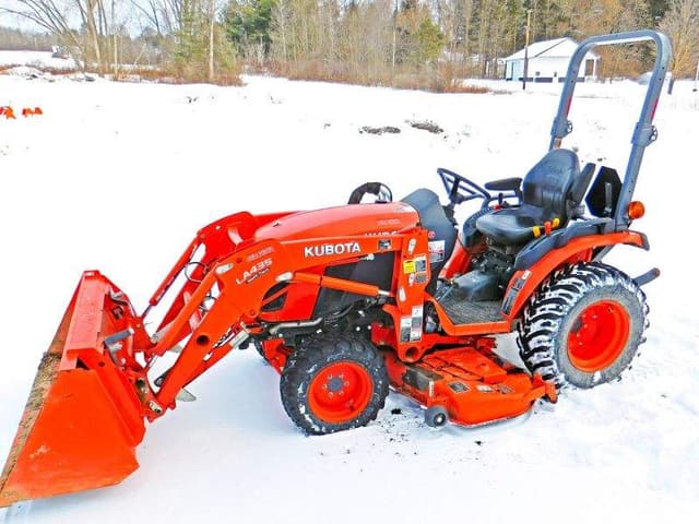 Image of Kubota B2601HSD equipment image 4