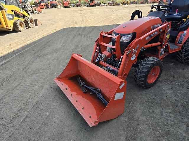 Image of Kubota B2601HSD equipment image 4