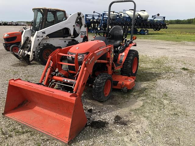 Image of Kubota B2601HSD equipment image 3