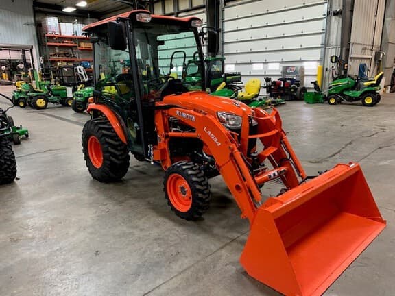 Image of Kubota B3350 equipment image 3