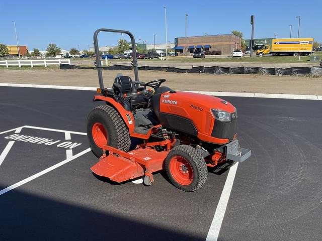 Image of Kubota B2650 equipment image 2