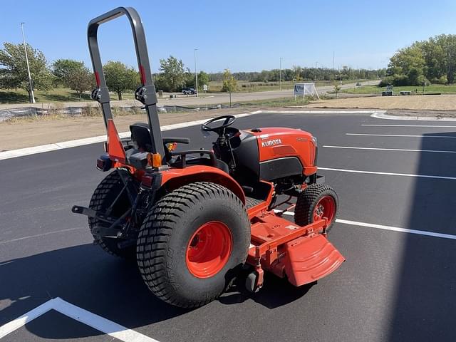 Image of Kubota B2650 equipment image 3