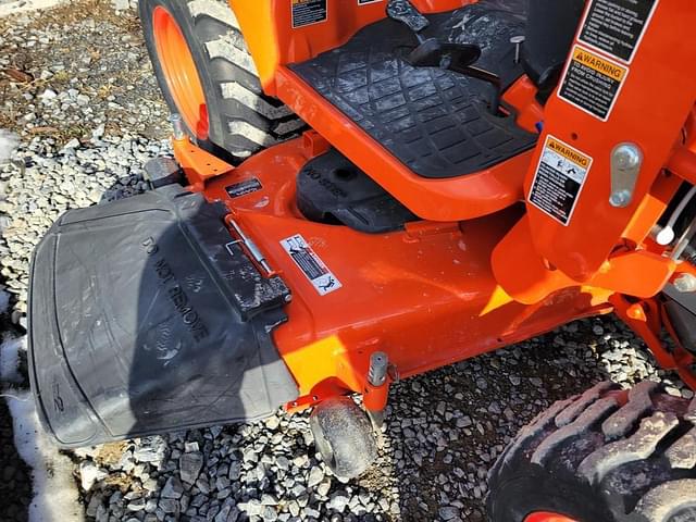 Image of Kubota BX2380 equipment image 4