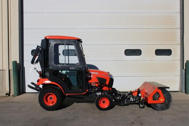 Image of Kubota BX2680 equipment image 3