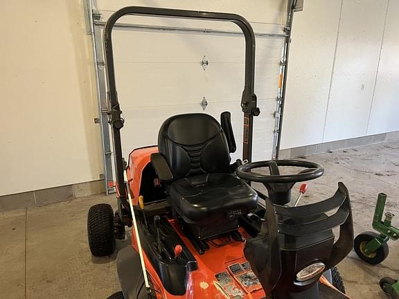 Image of Kubota F2690 equipment image 4