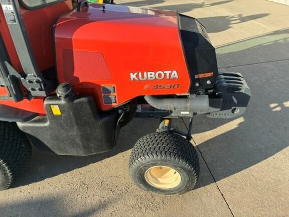 Image of Kubota F3990 equipment image 4