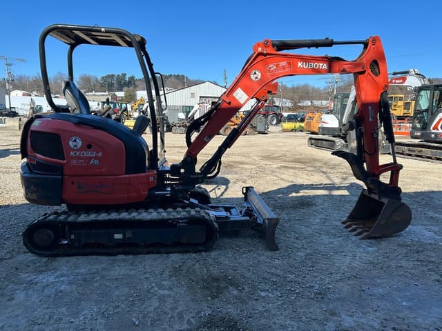 Image of Kubota KX033-4 equipment image 4