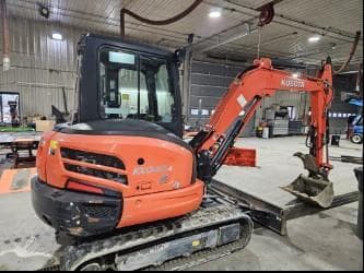 Image of Kubota KX040-4 equipment image 2