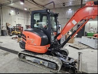 Image of Kubota KX040-4 equipment image 4