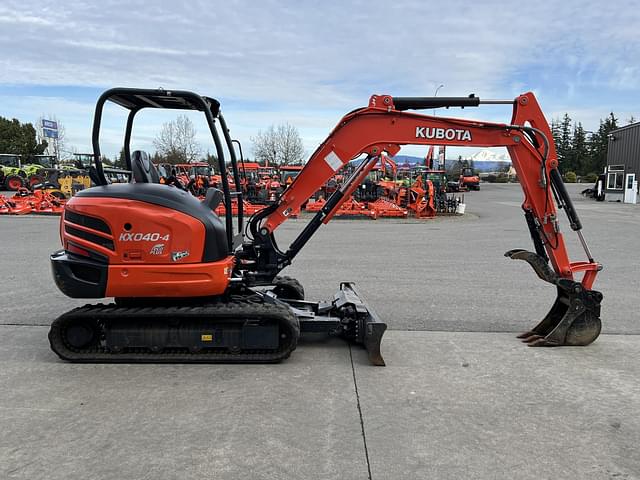 Image of Kubota KX040-4 equipment image 4