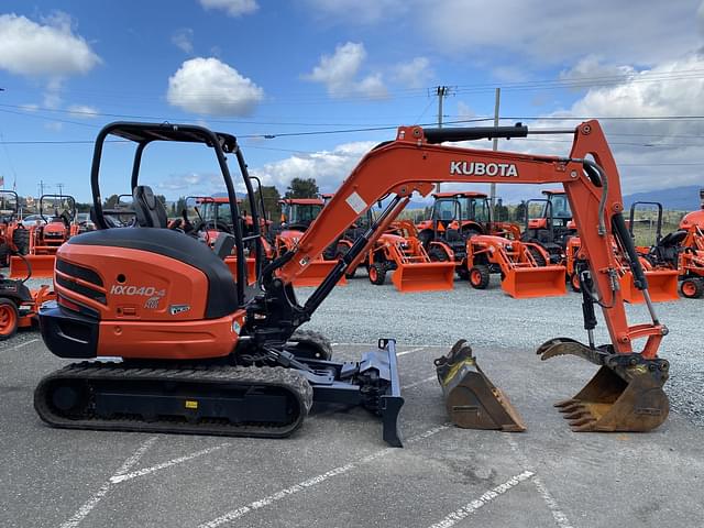 Image of Kubota KX040-4 equipment image 4