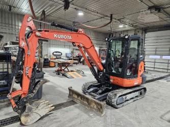 Image of Kubota KX040-4 equipment image 3