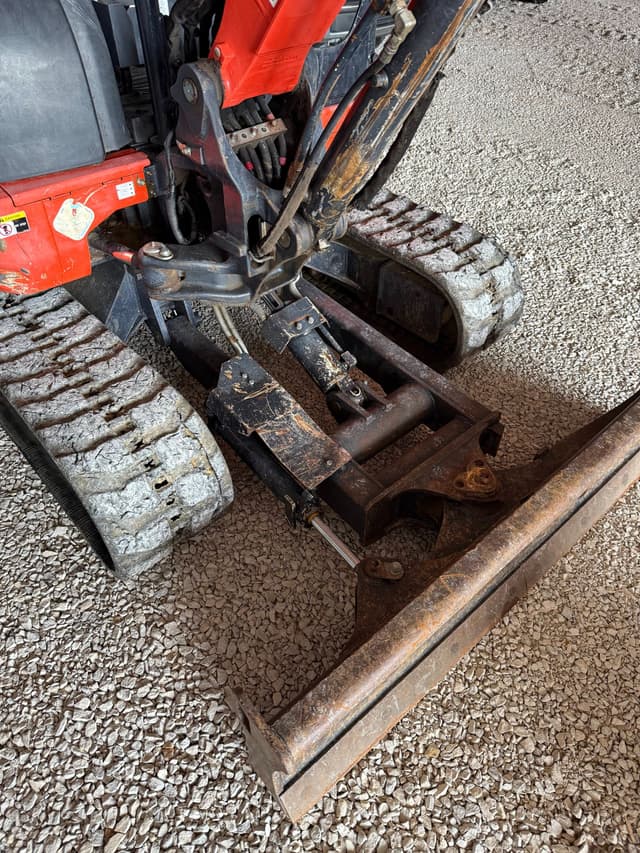 Image of Kubota KX040-4 equipment image 4