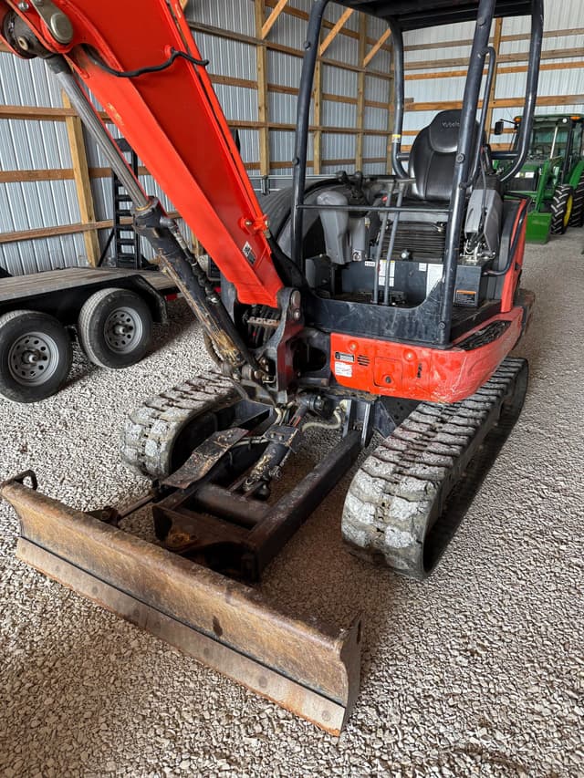 Image of Kubota KX040-4 equipment image 3
