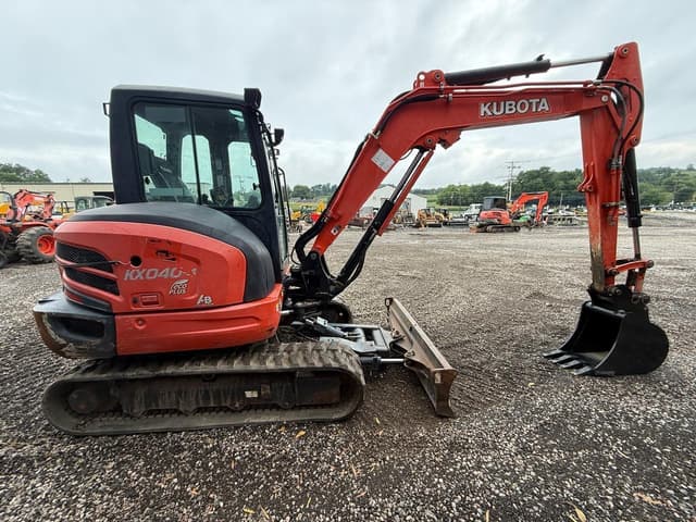 Image of Kubota KX040-4 equipment image 4