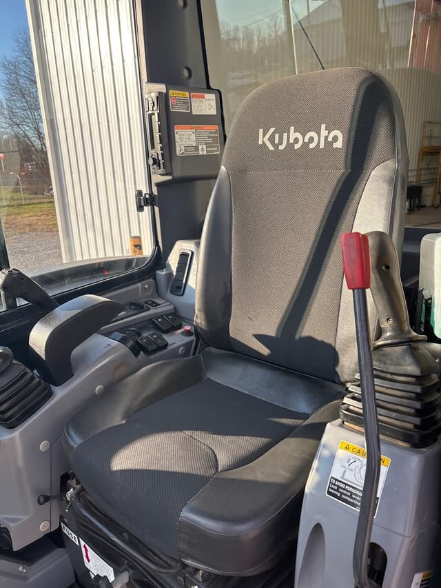Image of Kubota KX040-4 equipment image 2