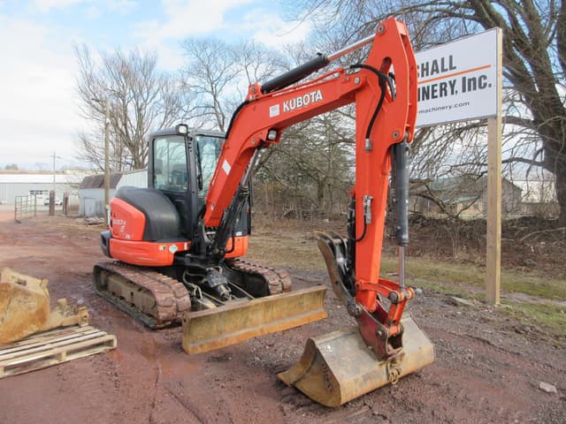 Image of Kubota KX057-4 equipment image 4