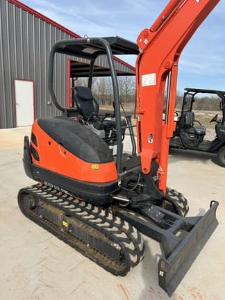 Image of Kubota KX71-3 equipment image 3