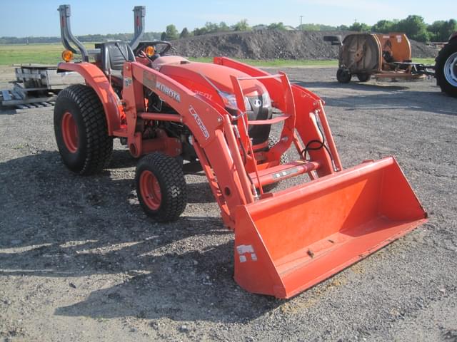 Image of Kubota L2501 equipment image 2