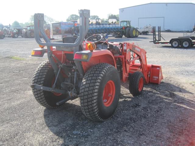 Image of Kubota L2501 equipment image 4