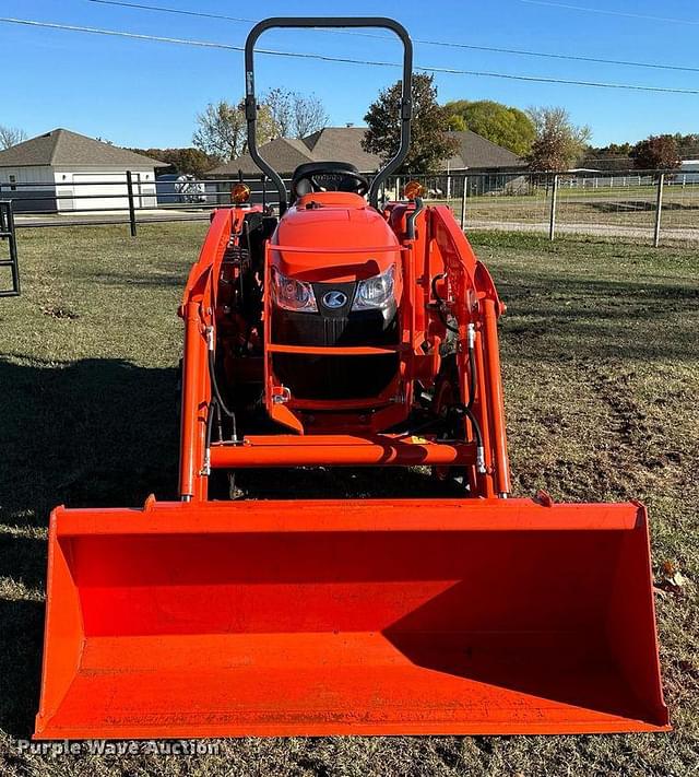 Image of Kubota L3301D equipment image 1