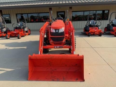 Image of Kubota L3301DT equipment image 1