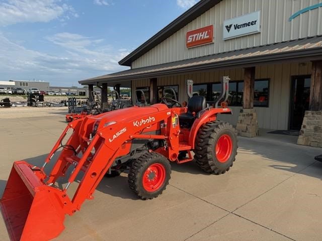 2020 Kubota L3301DT Equipment Image0