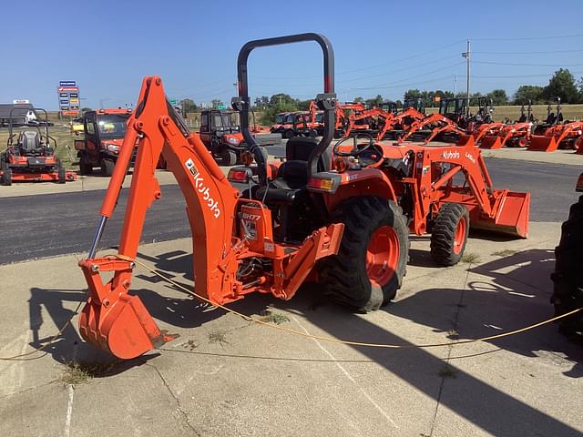 Image of Kubota L3901D equipment image 2