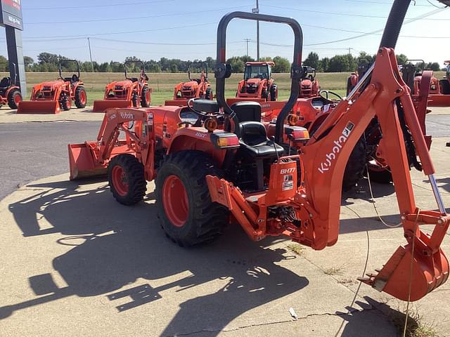 Image of Kubota L3901D equipment image 4