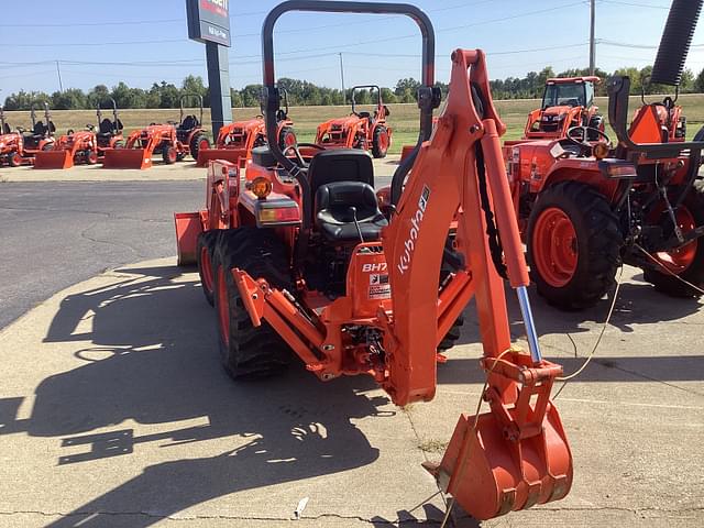 Image of Kubota L3901D equipment image 3