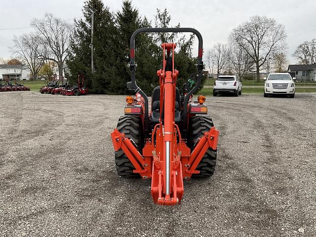 Image of Kubota L3901 equipment image 3