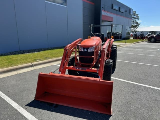 Image of Kubota L3901 equipment image 2