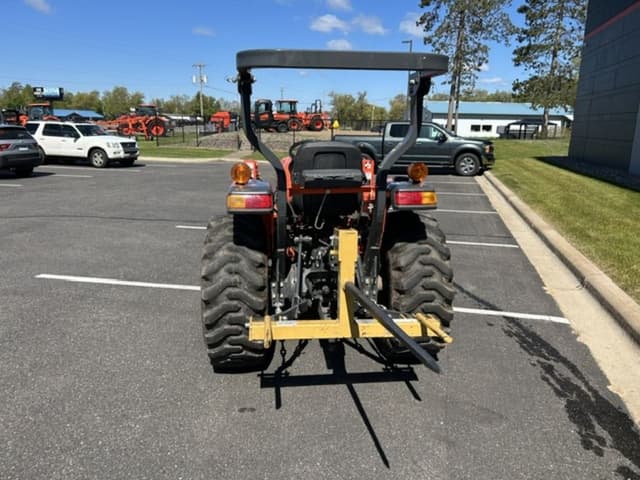 Image of Kubota L3901 equipment image 3