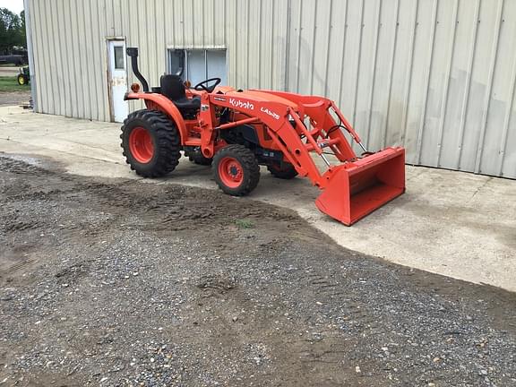 Image of Kubota L3901 equipment image 4