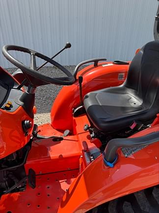 Image of Kubota L3901 equipment image 3