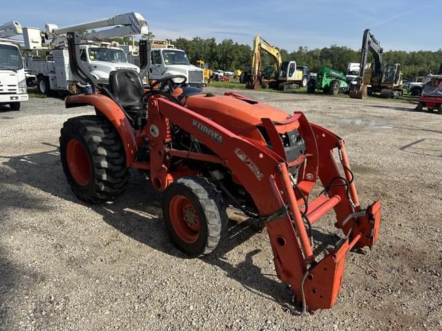 Image of Kubota L3901 equipment image 4