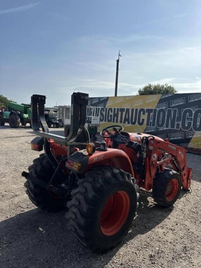 Image of Kubota L3901 equipment image 3