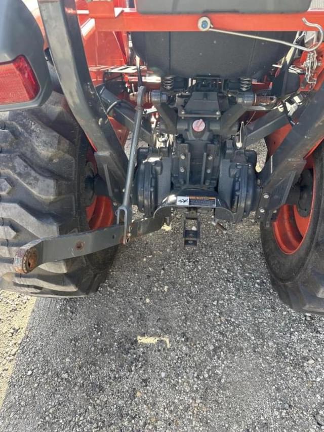 Image of Kubota L3901 equipment image 2